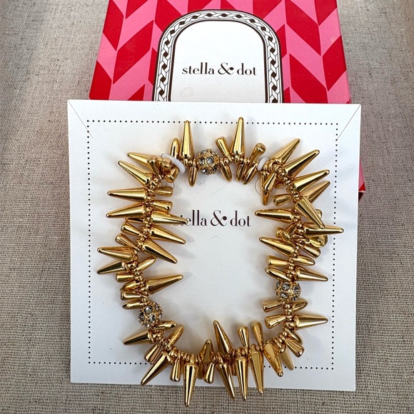 Stella & Dot Jewelry - Stella & Dot Gold Renegade Stretch Bracelet, brand new in box